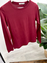 Sculpted Fitted Seamless Tee - Wine