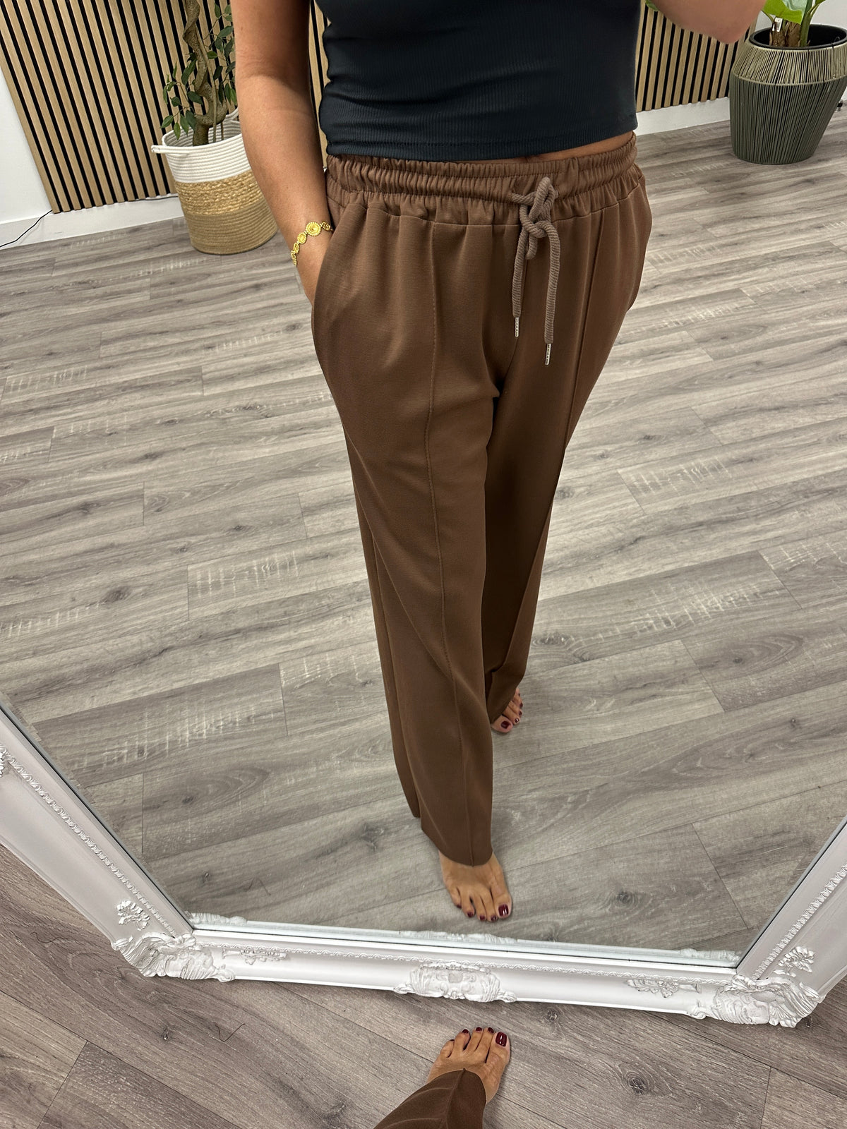 Wide Leg Seam Jogger (std) - Chocolate