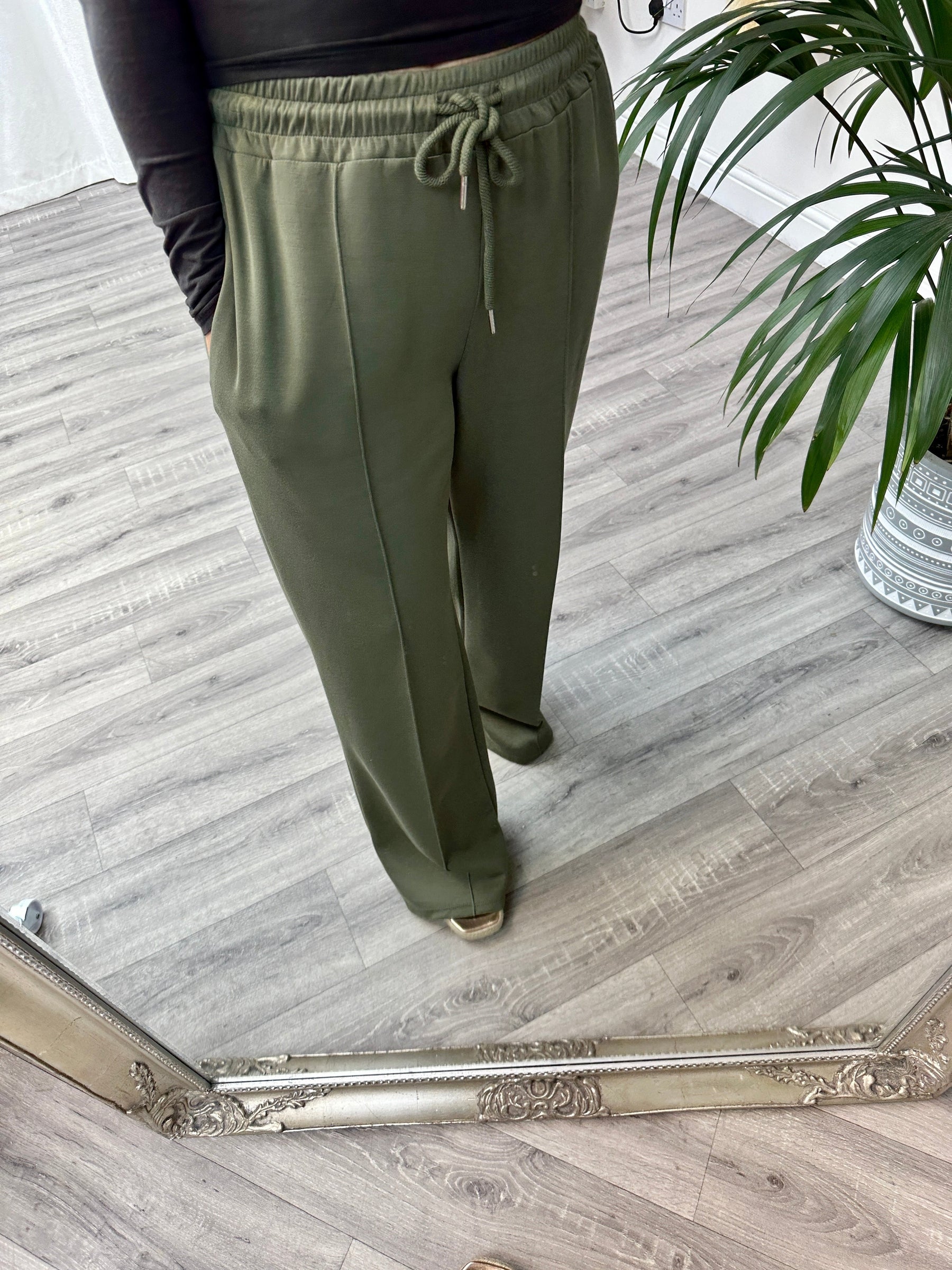 Wide Leg Seam Jogger (Plus)  - Khaki