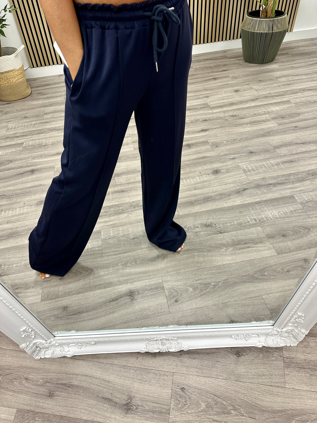 Wide Leg Seam Jogger - Navy