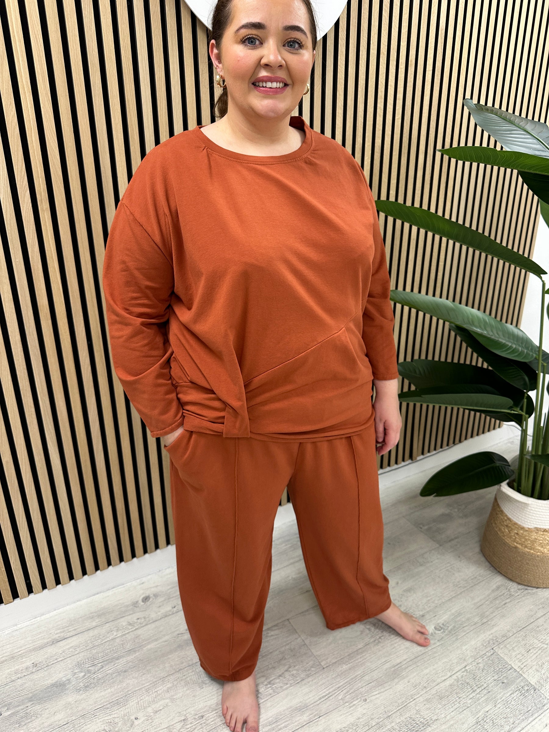 The New Jersey Mayfair Side Loop Tunic - Rust